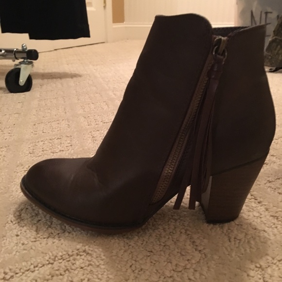 Dirty Laundry Brown Ankle Boots NEW - Picture 2 of 8